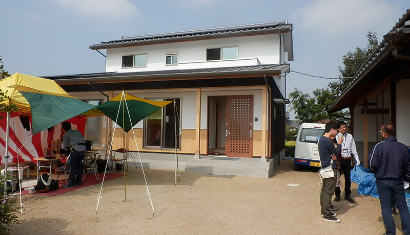 本焼き杉の住宅